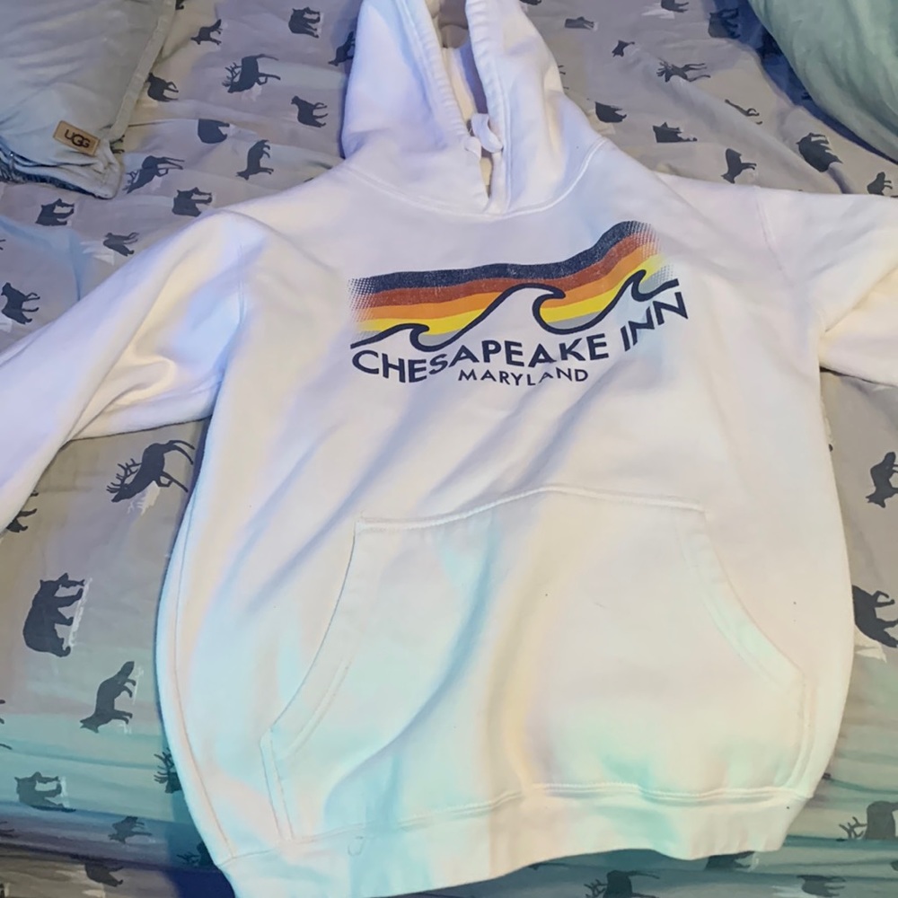 white mens chesapeake inn hoodie